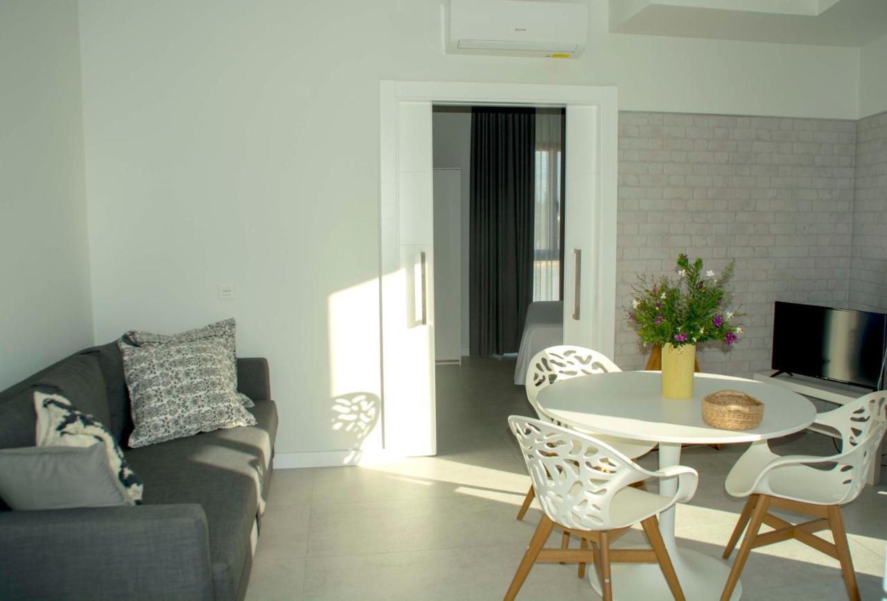 Apartamentos Madreselva Fernan Perez Εξωτερικό φωτογραφία
