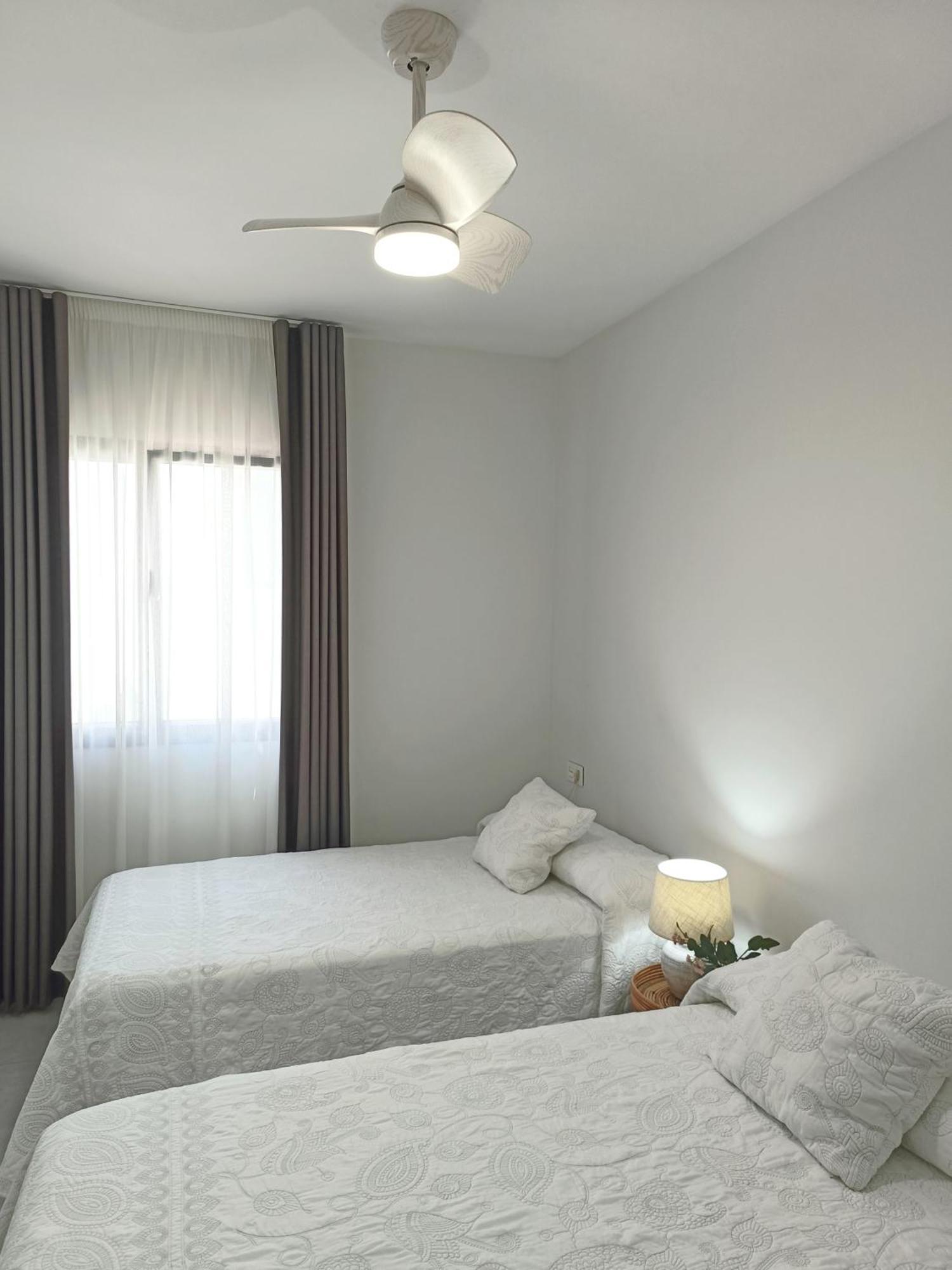 Apartamentos Madreselva Fernan Perez Εξωτερικό φωτογραφία